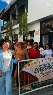 🎉💚 ¡85 AÑOS DE HISTORIA, RECUERDOS Y ORGULLO COAMISTA! 💛🎓
Así comenzaron las celebraciones de los 85 años del Colegio Avelina Moreno: con el regreso a casa de quienes también escribieron nuestra historia. 🏫✨
🎓 Egresados de diferentes promociones se reencontraron para vivir una jornada cargada de emociones: el desfile de generaciones Coamistas, el regreso al colegio y una especial cena de integración que permitió revivir recuerdos, compartir abrazos y celebrar los lazos que permanecen a través del tiempo. 🥂💚
Porque volver al Avelina es volver a los amigos, a las historias, a las aulas y a tantos momentos que dejaron huella. 🥹✨
💚 85 años de memoria. 💛 85 años de amistad. 🎓 85 años formando generaciones. ✨ 85 años de orgullo Coamista.
¡Y esto apenas comienza! 🎉
Colegio Avelina Moreno: 85 años de Valores, Ciencia y Verdad. 💚💛
#coamsocorro #coam #colegioAvelinaMoreno #SocorroSantander #85AñosCOAM OrgulloCoamista EgresadosCOAM ReencuentroCoamista FamiliaCoamista SemanaCulturalCoamista